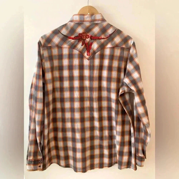 WRANGLERS Embroidered Rose  Western Long Sleeve Button Down - Picture 7 of 8